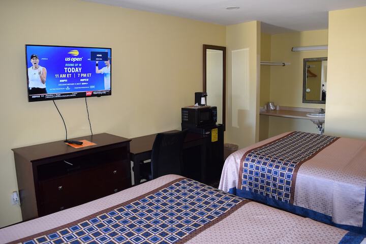 1 Queen Bed (52 of 55)