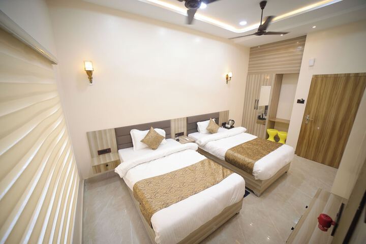 Room 16 of 46