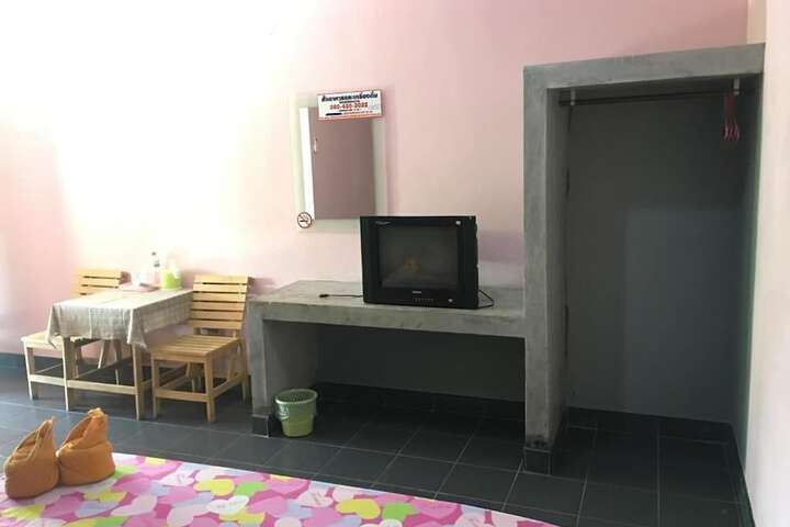 Room 9 of 31