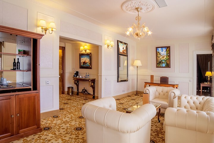 Room 21 of 132
