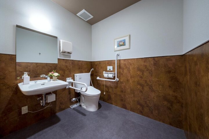 Room 23 of 35
