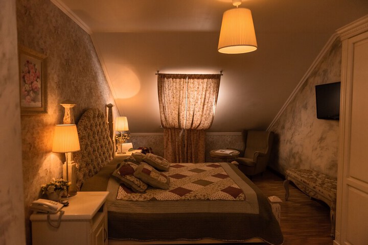 Room 15 of 66