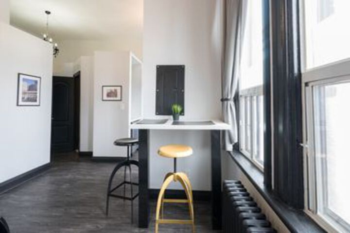 Room 7 of 18