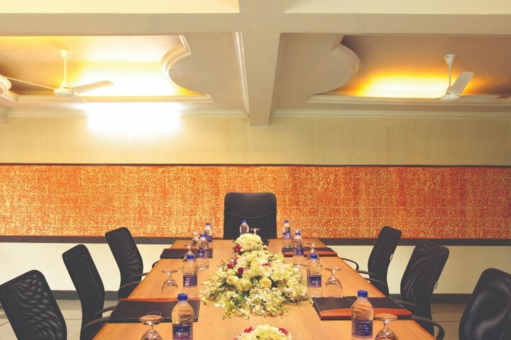 Ballroom/Hall 8 of 9