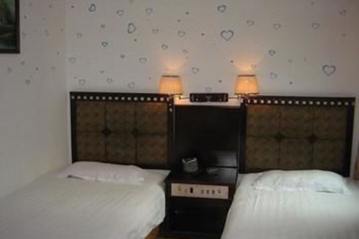Room 35 of 59