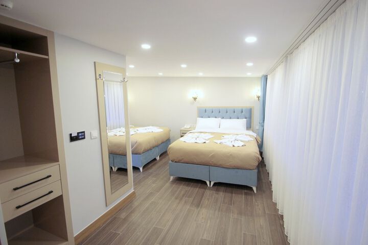 Room 8 of 87
