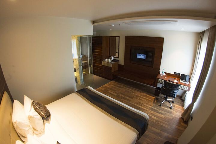 Room 15 of 49
