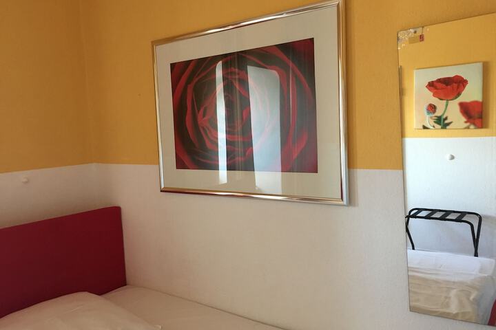 Room 10 of 41