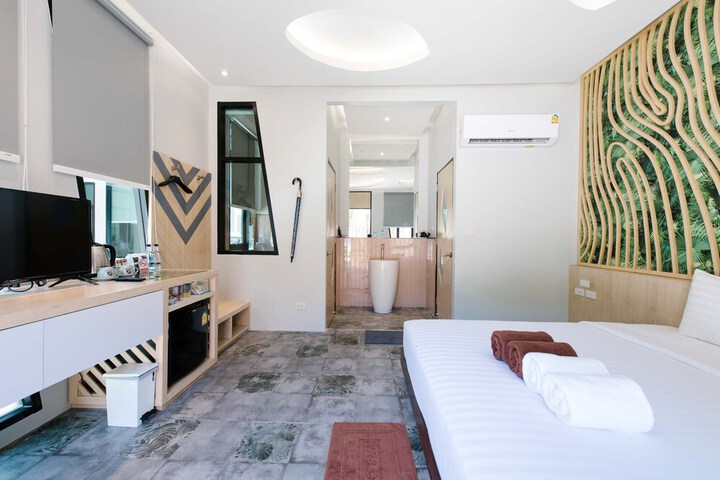 Room 14 of 120