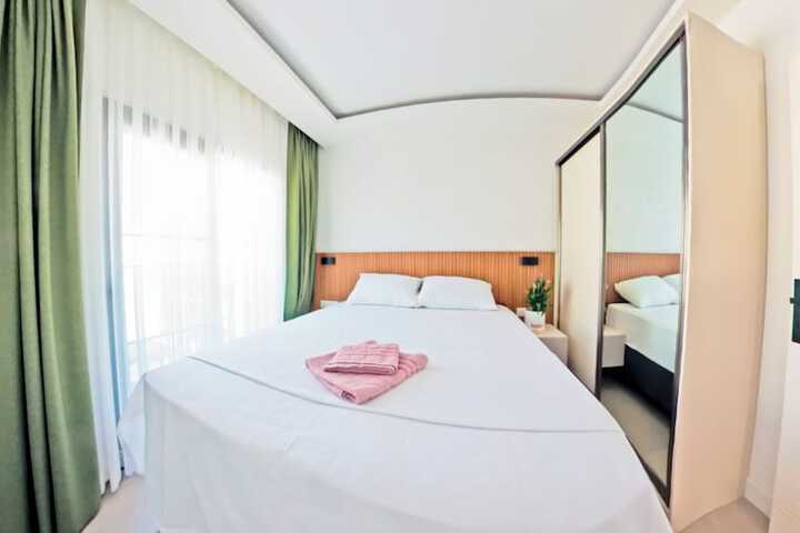 Room 10 of 34