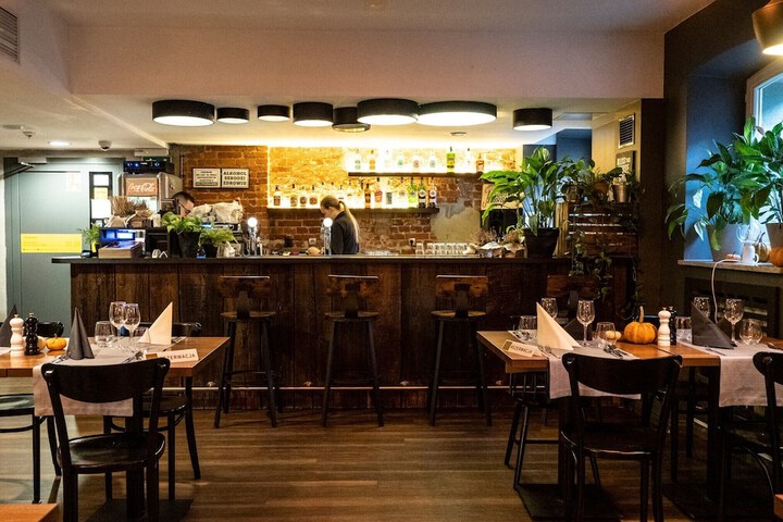 Dining 54 of 75