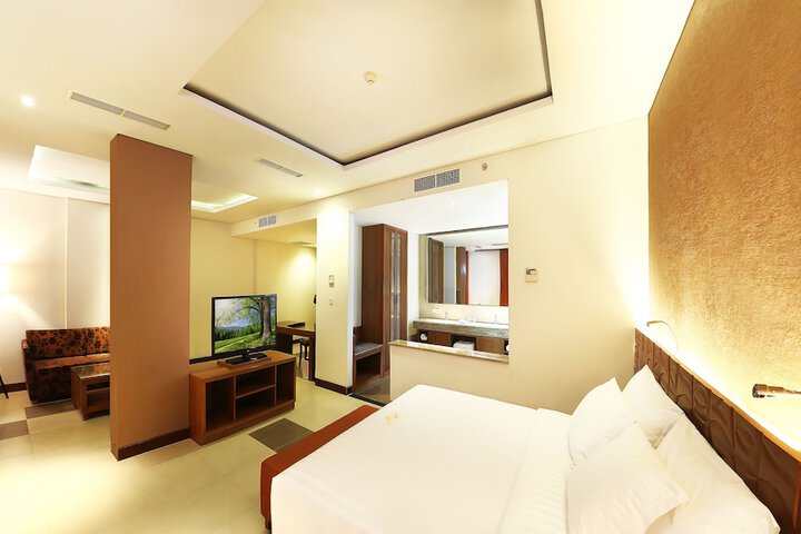 Room 4 of 41