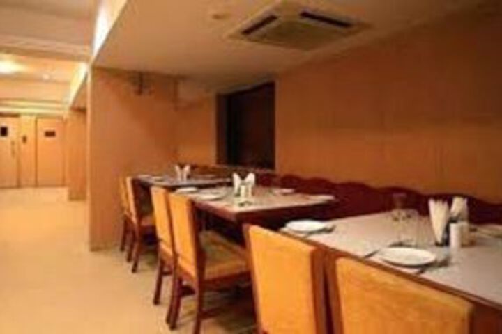 Dining 3 of 23