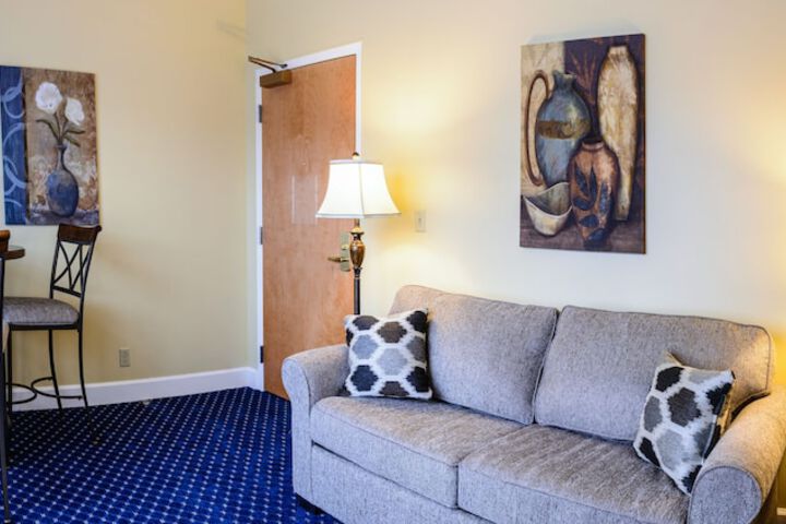Suite Executive King Bed (1 of 19)
