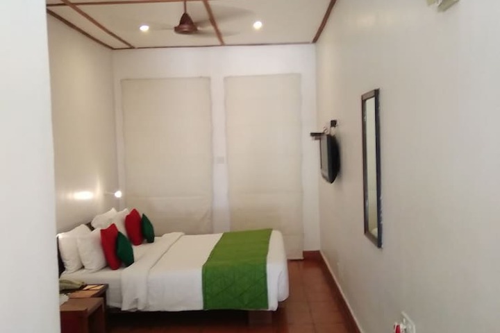 Room 8 of 34