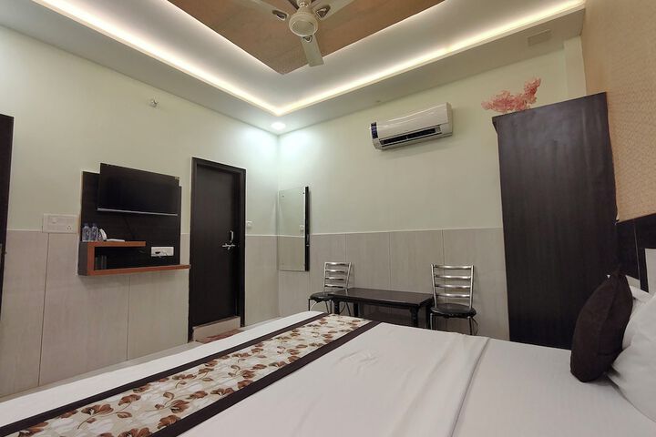 Room 48 of 76