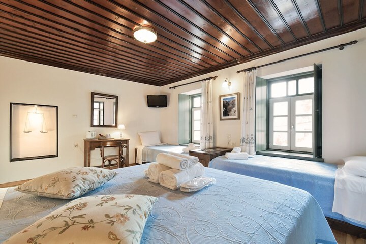 Room 13 of 80