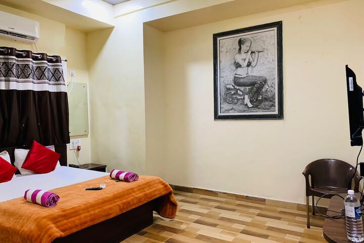Room 6 of 49