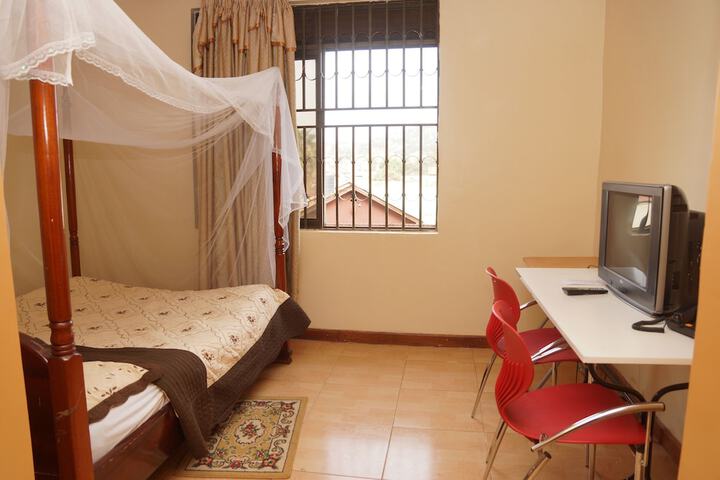 Room 33 of 72