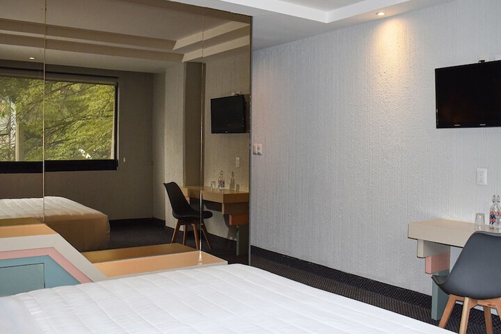 Room 10 of 39
