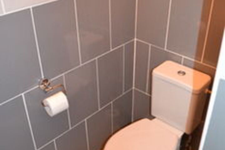Room 5 of 62