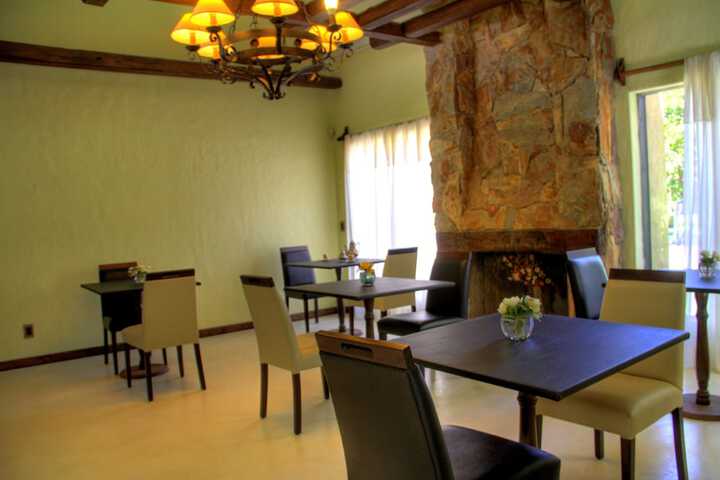 Lounge 98 of 118