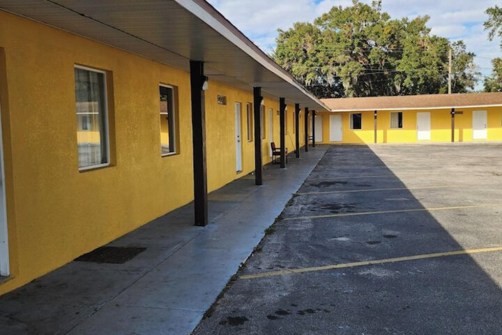Property Grounds 16 of 19