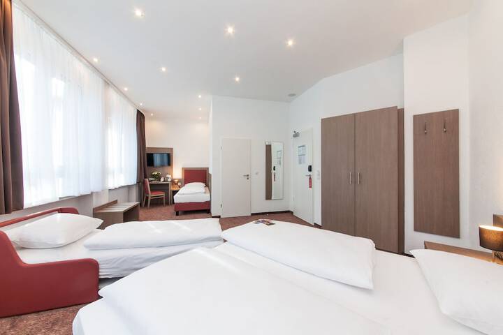 Room 27 of 59