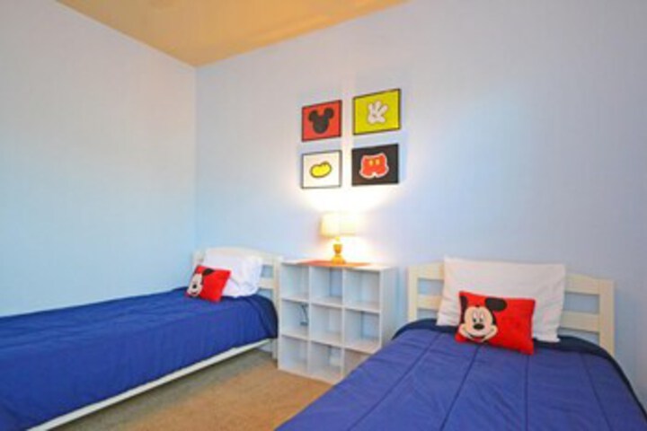 Room 21 of 26