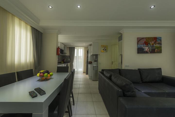 Room 4 of 7