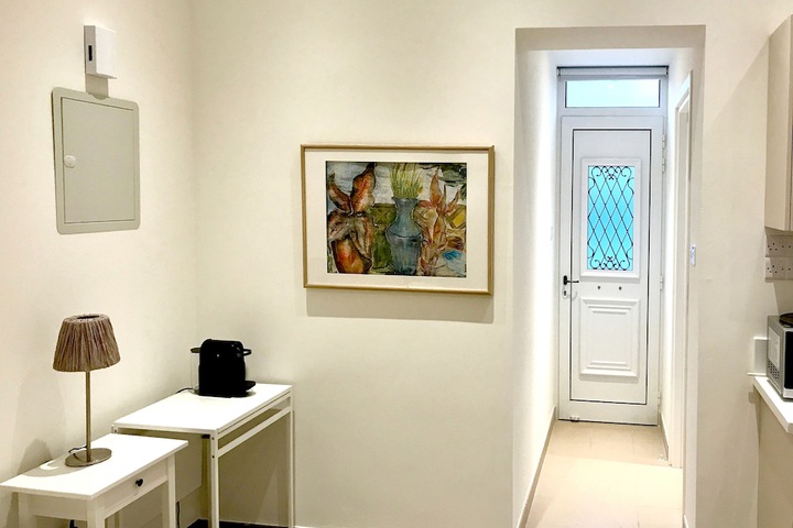 Room 9 of 104