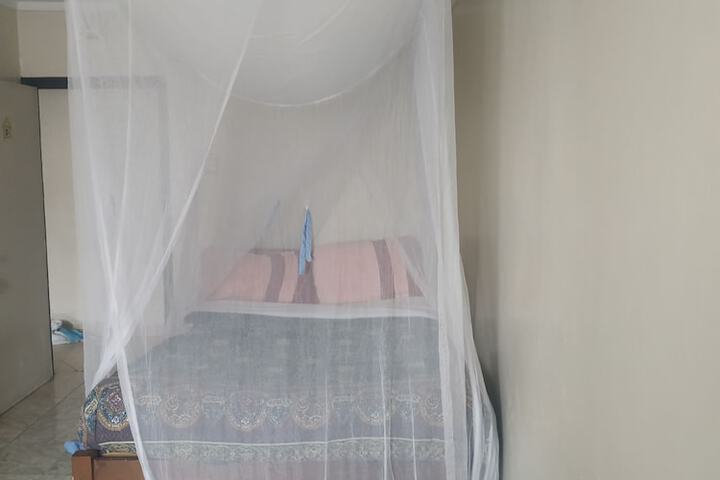 Room 4 of 5