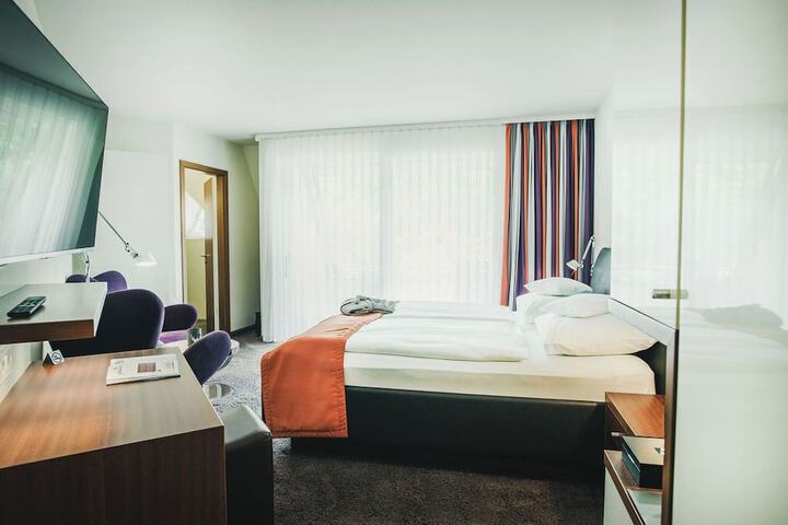 Room 12 of 79