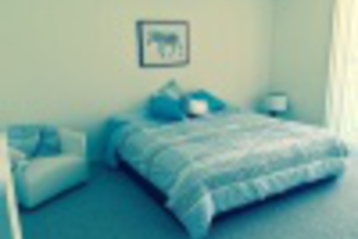 Room 4 of 84