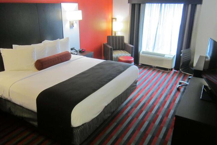2 Queen Beds (5 of 13)