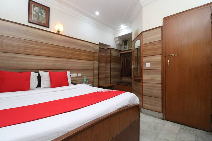 Room 11 of 31