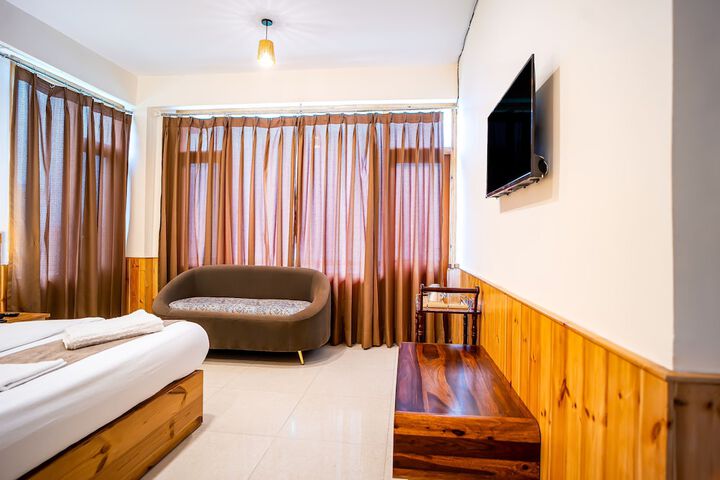 Room 6 of 40