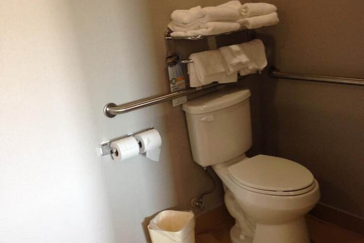 Room 34 of 42
