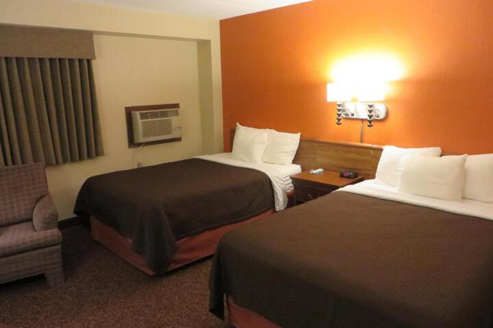 1 Queen Bed (9 of 9)