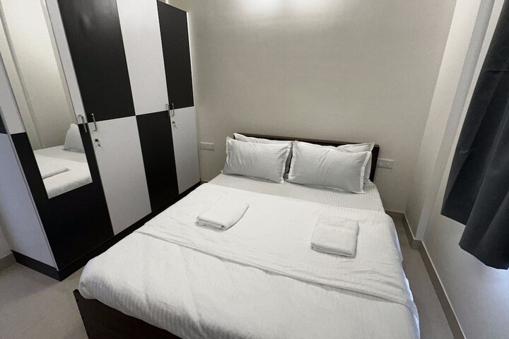 Room 2 of 18