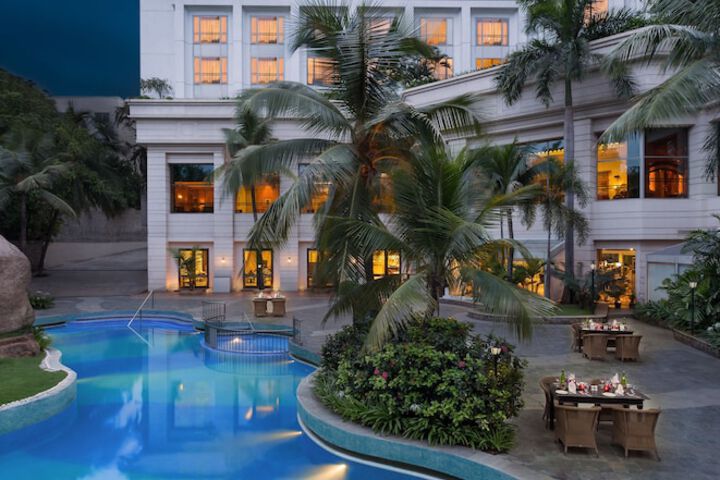 Hotel Pool