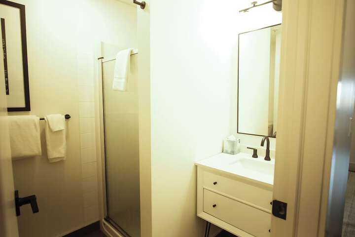 Room 9 of 28