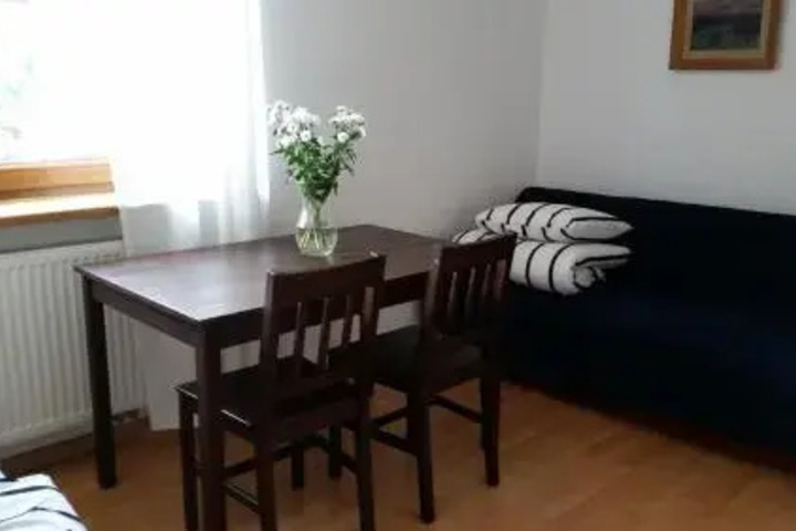 Room 4 of 11