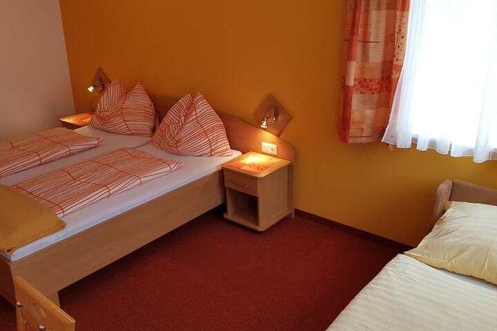 Room 14 of 34