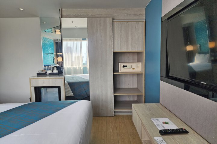 Room 15 of 109