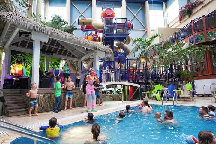 Photo of LHôtel Québec par JARO Pool
