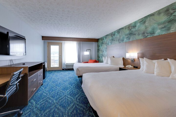 Room 32 of 62