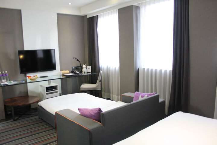 Room 41 of 108
