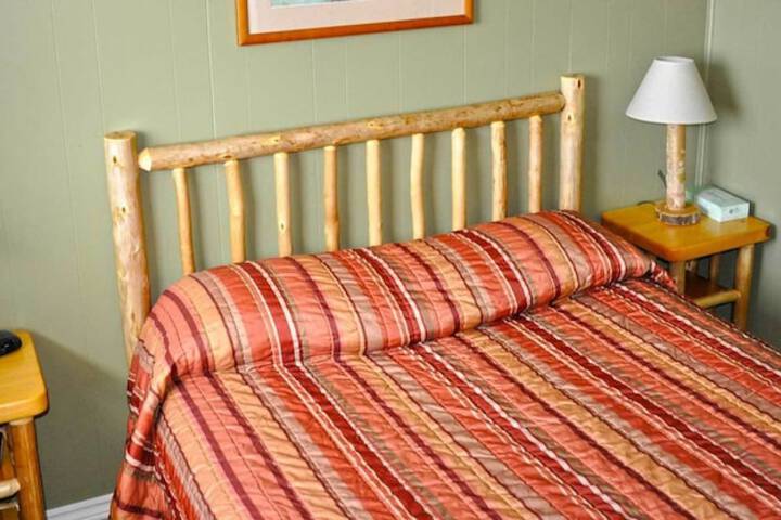 Room 4 of 37