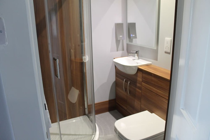 Room 10 of 38